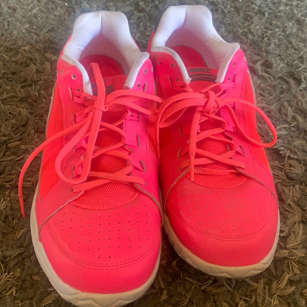 Pink Nike Air Vapors 11 (women)